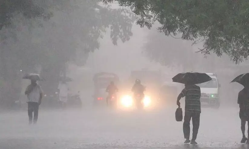 അടുത്ത രണ്ട് ദിവസം ഇടിമിന്നലോടുകൂടിയ മഴ; വിവിധ ജില്ലകളിൽ യെല്ലോ അലർട്ട് അടുത്ത രണ്ട് ദിവസം ഇടിമിന്നലോടുകൂടിയ മഴ; വിവിധ ജില്ലകളിൽ യെല്ലോ അലർട്ട്