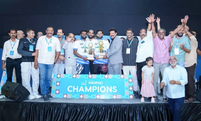 ന​വോ​ത്സ​വ്‌ ബാ​ഡ്മി​ന്റ​ൺ; തൃ​ശൂ​ർ, കോ​ഴി​ക്കോ​ട് ചാ​മ്പ്യ​ന്മാ​ർ