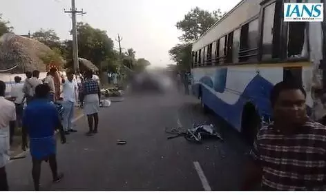 വേളാങ്കാണ്ണി തീർഥാടനത്തിന് പോയ നാല് മലയാളികൾ തമിഴ്നാട്ടിൽ വാഹനാപകടത്തിൽ മരിച്ചു വേളാങ്കാണ്ണി തീർഥാടനത്തിന് പോയ നാല് മലയാളികൾ തമിഴ്നാട്ടിൽ വാഹനാപകടത്തിൽ മരിച്ചു