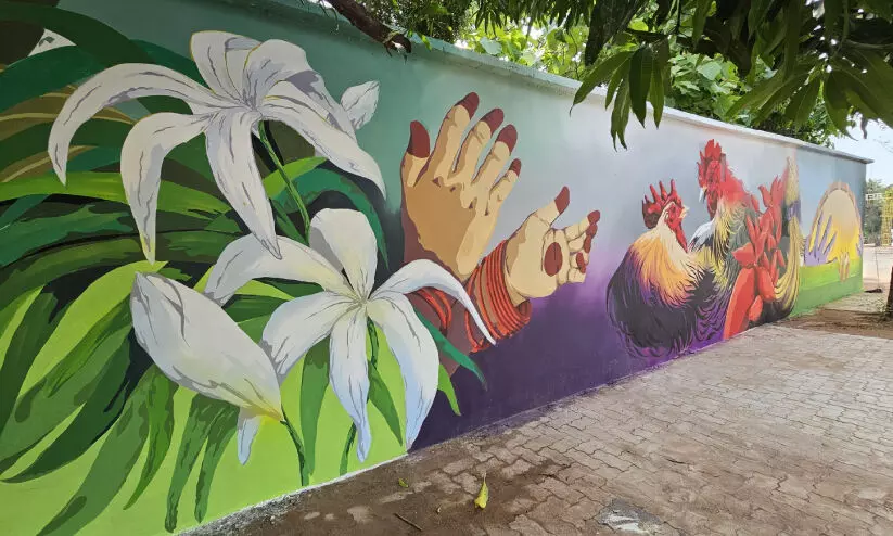 മകന്റെ ഓർമകൾ ചിത്രമതിലിലെ വർണങ്ങളാക്കി ദമ്പതികൾ