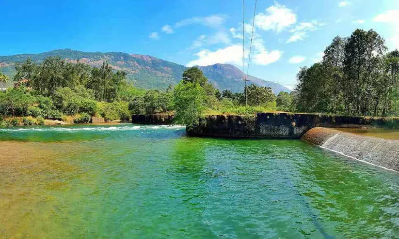 മലങ്കര ജലാശയത്തിലെ ചളിയും മണലും നീക്കാൻ അനുമതി