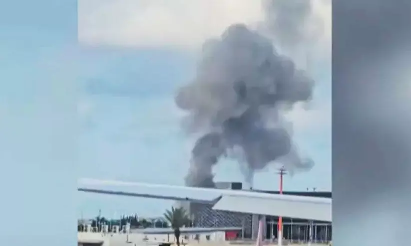 ഇസ്രായേൽ വിമാനത്താവളത്തിൽ പതിച്ച് യെമനിൽനിന്നുള്ള മിസൈൽ; വിമാന സർവിസുകൾ റദ്ദാക്കി ഇസ്രായേൽ വിമാനത്താവളത്തിൽ പതിച്ച് യെമനിൽനിന്നുള്ള മിസൈൽ; വിമാന സർവിസുകൾ റദ്ദാക്കി