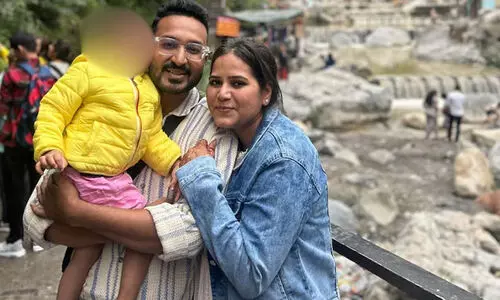 ബ്രെയിൻ ട്യൂമർ ബാധിച്ച മൂന്ന് വയസുകാരിയെ പട്ടിണിക്കിട്ട് കൊന്ന് രക്ഷിതാക്കൾ