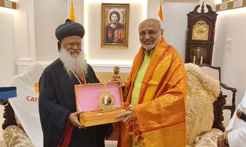 മഹാരാഷ്ട്ര ​ഗവർണർ മലങ്കര സഭ ആസ്ഥാനം സന്ദർശിച്ചു; കാതോലിക്കാബാവായുമായി കൂടിക്കാഴ്ച നടത്തി