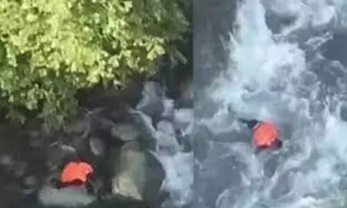 ഭീകരർക്ക് ഭക്ഷണവും ഒളിത്താവളവും നൽകി സഹായിച്ചു; പൊലീസിൽ നിന്ന് രക്ഷപ്പെടാൻ നദിയിൽ ചാടിയ കശ്മീർ യുവാവ് മരിച്ചു