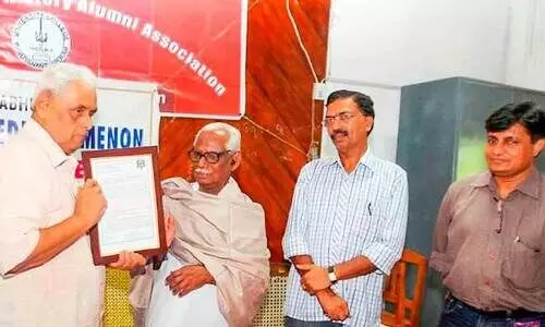 എം.ജി.എസ്: ചരിത്രത്തിന് പകരംനിന്ന ത്യ്രക്ഷരി എം.ജി.എസ്: ചരിത്രത്തിന് പകരംനിന്ന ത്യ്രക്ഷരി