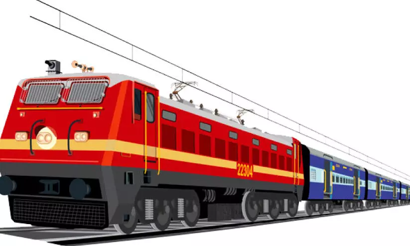 തീരദേശപാതയിലെ യാത്രാദുരിതം തുടരുന്നു