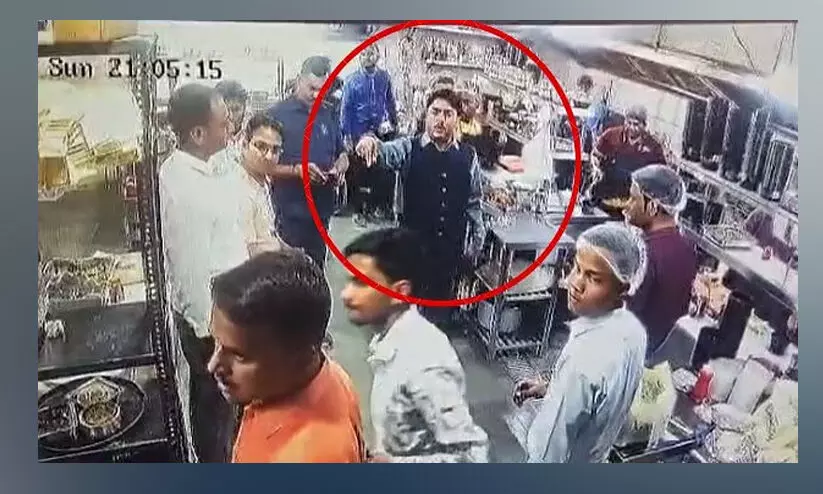 ഹോട്ടലിൽ കയറി മന്ത്രിയുടെയും സംഘത്തിന്റെയും ‘ഷോ ഓഫ്’, വിവാദമായതോടെ പരിശോധന നടത്താൻ കയറിയതാണെന്ന് വാദം