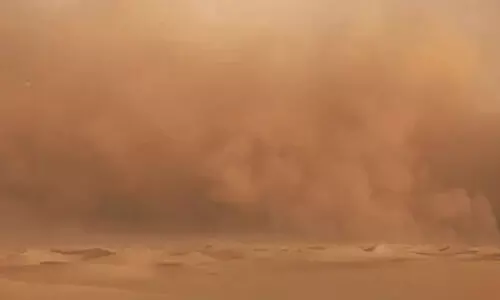 ദു​ബൈ​യി​ലും അ​ബൂ​ദ​ബി​യി​ലും ക​ന​ത്ത പൊ​ടി​ക്കാ​റ്റ്​