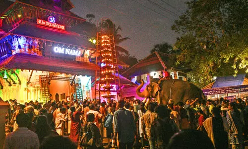 ഇന്ന് കാഴ്ചകളുടെ മഹാപൂരം; പൂ​ര​ങ്ങ​ളു​ടെ വ​ര​വ്​ ഇ​ങ്ങ​നെ