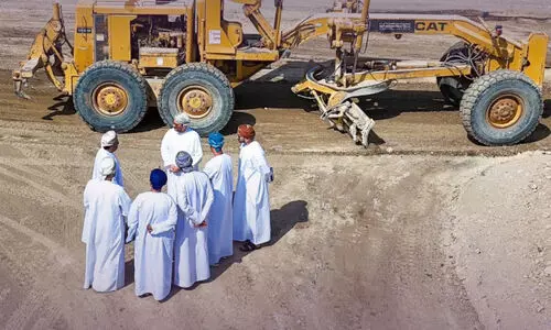 വി​ക​സ​ന പ്ര​വ​ർ​ത്ത​ന​ങ്ങ​ൾ മ​സ്ക​ത്ത് മു​നി​സി​പ്പാ​ലി​റ്റി ചെ​യ​ർ​മാ​ൻ വി​ല​യി​രു​ത്തി