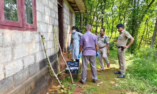 വീട്ടമ്മ മരിച്ച സംഭവം; ചെറുപുഴയില്‍ ഫോറന്‍സിക് സംഘത്തിന്റെ പരിശോധന