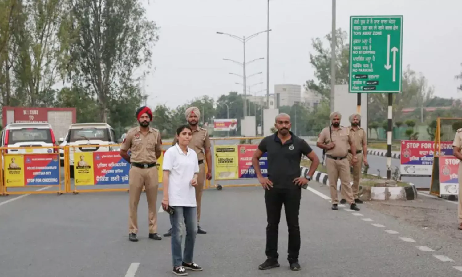 സിന്ദൂർ ഓപറേഷന് പിന്നാലെ വിമാനത്താവളങ്ങൾ അടച്ചു; വിമാനങ്ങൾ വഴിതിരിച്ചു വിട്ടു
