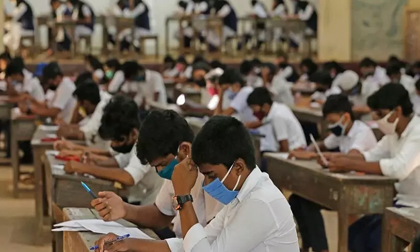 പ്ലസ്​ വൺ സീറ്റ്​ വർധനയും താൽക്കാലിക ബാച്ചുകളും ആദ്യഘട്ടത്തിൽ തന്നെ; 81,310 സീറ്റുകൾ അധികമായി ലഭിക്കും