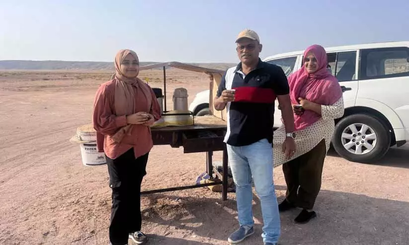 വഴിയാത്രക്കാർക്ക് ആശ്വാസമായി സൂറിലെ ‘ചായ സൽക്കാരം’ വഴിയാത്രക്കാർക്ക് ആശ്വാസമായി സൂറിലെ ‘ചായ സൽക്കാരം’