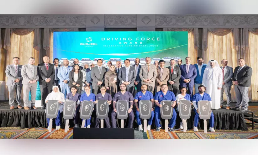 ലോ​ക ന​ഴ്സ​സ് ദി​നം: 10 ന​ഴ്സു​മാ​ർ​ക്ക്​ കാ​ർ സ​മ്മാ​നി​ച്ച്​ ബു​ർ​ജീ​ൽ