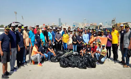 പാ​ല​ക്കാ​ട്‌ ആ​ർ​ട്സ് ആ​ൻ​ഡ് ക​ൾ​ച​റ​ൽ തി​യ​റ്റ​ർ ബീ​ച്ച് ക്ലീ​നി​ങ് സം​ഘ​ടി​പ്പി​ച്ചു