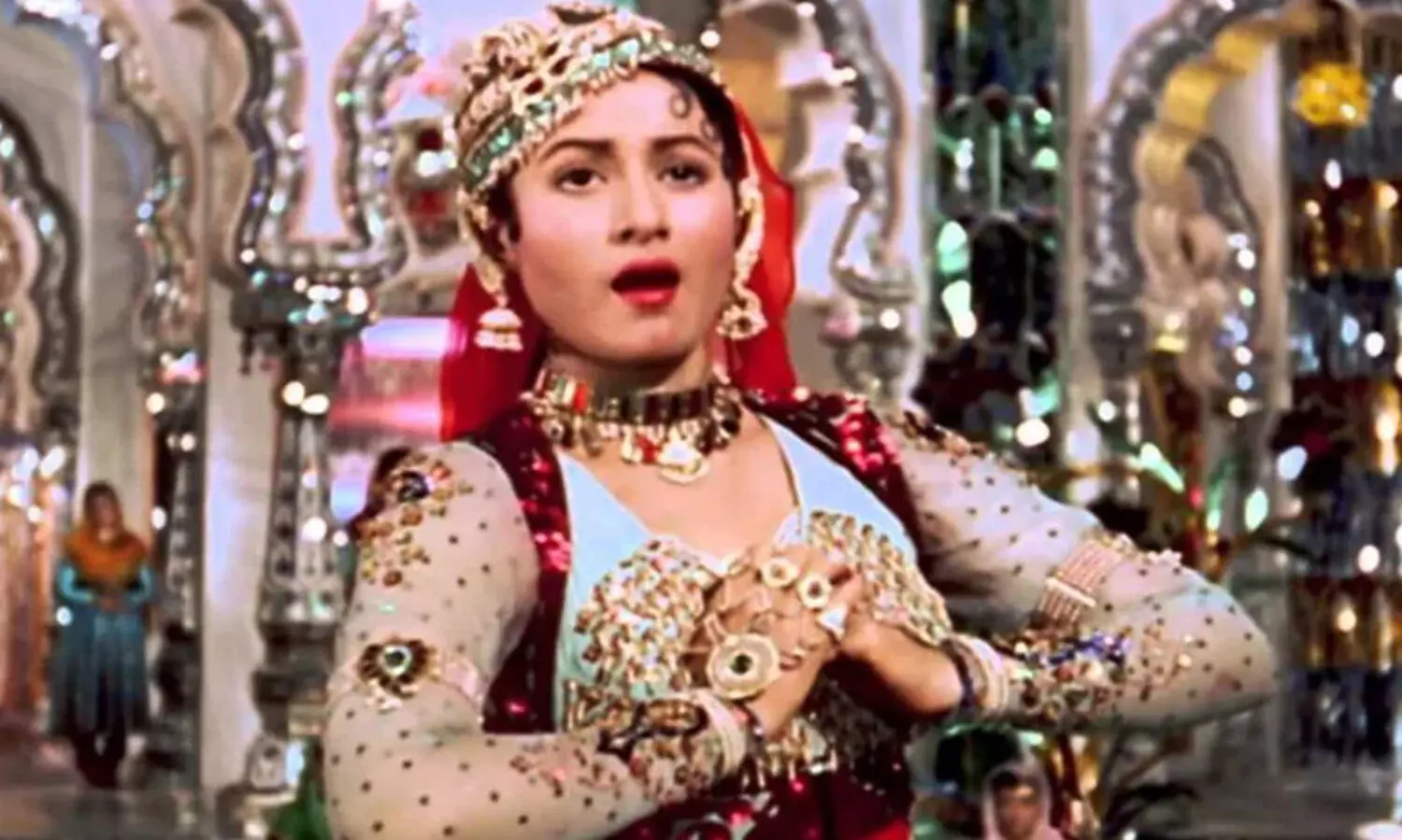 വരികൾ 105 തവണ മാറ്റി, രണ്ട് വർഷം ഒരു ഗാനത്തിനോ? 64 വർഷങ്ങൾക്ക് മുമ്പ് ചിത്രീകരിച്ച ഇന്ത്യയിലെ ഏറ്റവും ചെലവേറിയ ഗാനം ഇപ്പോഴും ഹൃദയം കീഴടക്കുന്നു...