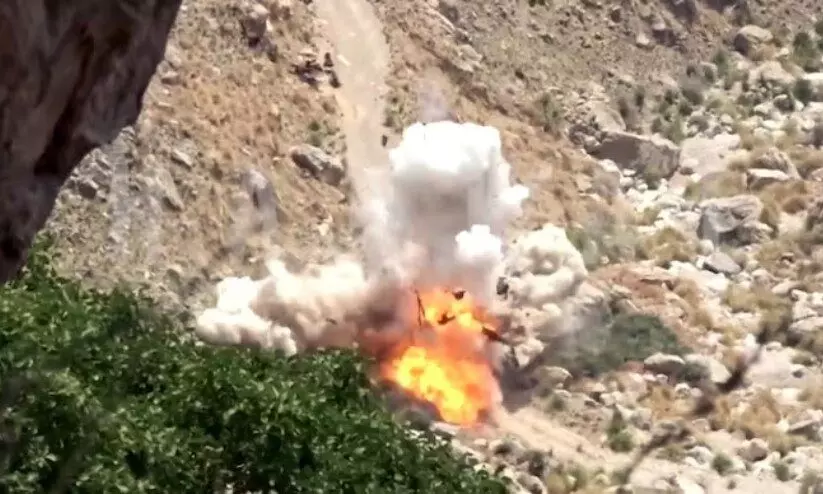 ബലൂചിസ്താനിൽ സ്ഫോടനം; 14 പാകിസ്താൻ സൈനികർ കൊല്ലപ്പെട്ടു -വിഡിയോ ബലൂചിസ്താനിൽ സ്ഫോടനം; 14 പാകിസ്താൻ സൈനികർ കൊല്ലപ്പെട്ടു -വിഡിയോ