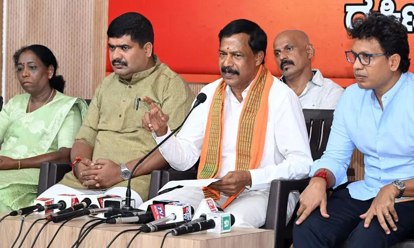 സ്പീക്കർ യു.ടി.ഖാദർ രാജിവെക്കണം -ബി.ജെ.പി സ്പീക്കർ യു.ടി.ഖാദർ രാജിവെക്കണം -ബി.ജെ.പി