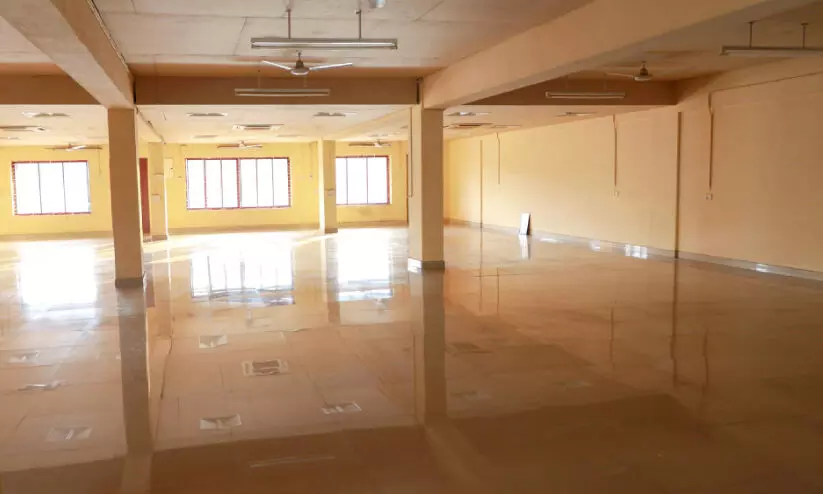 പതിനൊന്ന് വർഷത്തെ കാത്തിരിപ്പിനറുതി; ഉമ്മൻചാണ്ടി സപ്തതി ഹാൾ തുറക്കുന്നു പതിനൊന്ന് വർഷത്തെ കാത്തിരിപ്പിനറുതി; ഉമ്മൻചാണ്ടി സപ്തതി ഹാൾ തുറക്കുന്നു