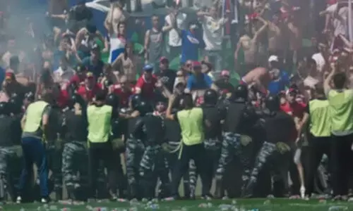 ഫു​ട്​​ബാ​ൾ ആ​രാ​ധ​ക​ർ ത​മ്മി​ൽ സം​ഘ​ർ​ഷം: നി​ര​വ​ധി​പേ​ർ അ​റ​സ്റ്റി​ൽ