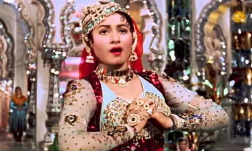 വരികൾ 105 തവണ മാറ്റി, രണ്ട് വർഷം ഒരു ഗാനത്തിനോ? 64 വർഷങ്ങൾക്ക് മുമ്പ് ചിത്രീകരിച്ച ഇന്ത്യയിലെ ഏറ്റവും ചെലവേറിയ ഗാനം ഇപ്പോഴും ഹൃദയം കീഴടക്കുന്നു...