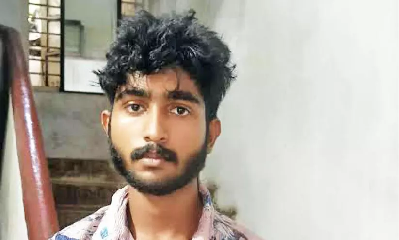 കത്തി ചൂണ്ടി പണവും ബൈക്കും തട്ടിയെടുത്ത പ്രതി പിടിയിൽ