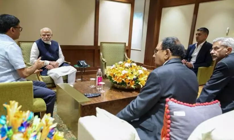 പ്രധാനമന്ത്രി നരേന്ദ്ര മോദി വിദേശകാര്യ മന്ത്രി... ... 26 ഇടങ്ങളിൽ പാക് ഡ്രോൺ ആക്രമണം; തടുത്ത് ഇന്ത്യയുടെ വ്യോമപ്രതിരോധം പ്രധാനമന്ത്രി നരേന്ദ്ര മോദി വിദേശകാര്യ മന്ത്രി... ... 26 ഇടങ്ങളിൽ പാക് ഡ്രോൺ ആക്രമണം; തടുത്ത് ഇന്ത്യയുടെ വ്യോമപ്രതിരോധം