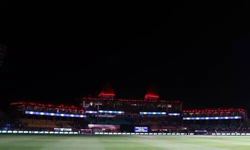 ഐ.പി.എൽ നിർത്തിവെക്കുമോ? നാട്ടിലേക്ക് മടങ്ങണമെന്ന് വിദേശ താരങ്ങൾ; ഇന്ന് നിർണായക യോഗം