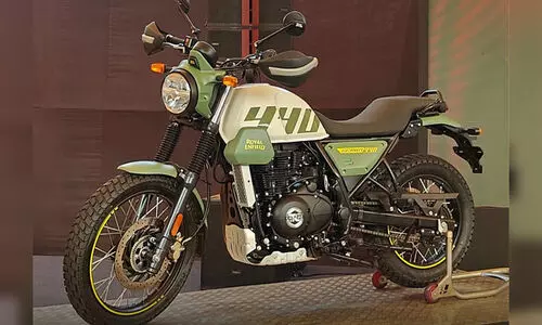 ഒാട്ടത്തിനിടെ എഞ്ചിൻ ഓഫാക്കിയാൽ പിന്നെ സ്റ്റാർട്ടാകില്ല; റോയൽ എൻഫീൽഡ് സ്ക്രാം 440-യുടെ ബുക്കിങ്ങും വിൽപനയും താത്കാലികമായി നിർത്തി