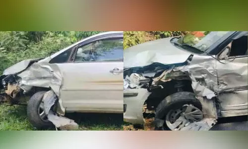 കാ​റു​ക​ൾ കൂ​ട്ടി​യി​ടി​ച്ച് ഒ​രു മ​ര​ണം