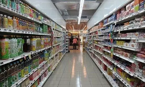 അ​ബൂ​ദ​ബി​യി​ൽ ഹൈ​പ്പ​ർ​മാ​ർ​ക്ക​റ്റും റ​സ്റ്റാ​റ​ന്‍റും അ​ട​ച്ചു​പൂ​ട്ടി