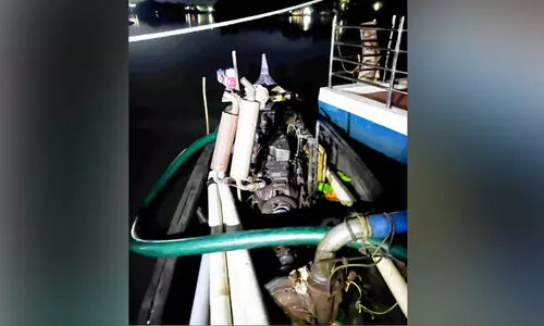 കായൽ ഡ്രഡ്ജ് ചെയ്ത് ചതുപ്പുകൾ നികത്തി നൽകുന്ന സംഘം പിടിയിൽ