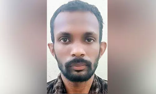 വ​യോ​ധി​ക​യു​ടെ മാ​ല മു​റി​ച്ചെ​ടു​ത്ത സം​ഭ​വം; ക​ട​ന്നു​ക​ള​ഞ്ഞ മോ​ഷ്ടാ​വി​നെ പി​ടി​കൂ​ടി