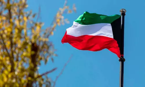 ദേ​ശീ​യ പ​താ​ക അ​നു​ചി​ത​മാ​യി ഉ​പ​യോ​ഗി​ച്ചാ​ൽ ന​ട​പ​ടി