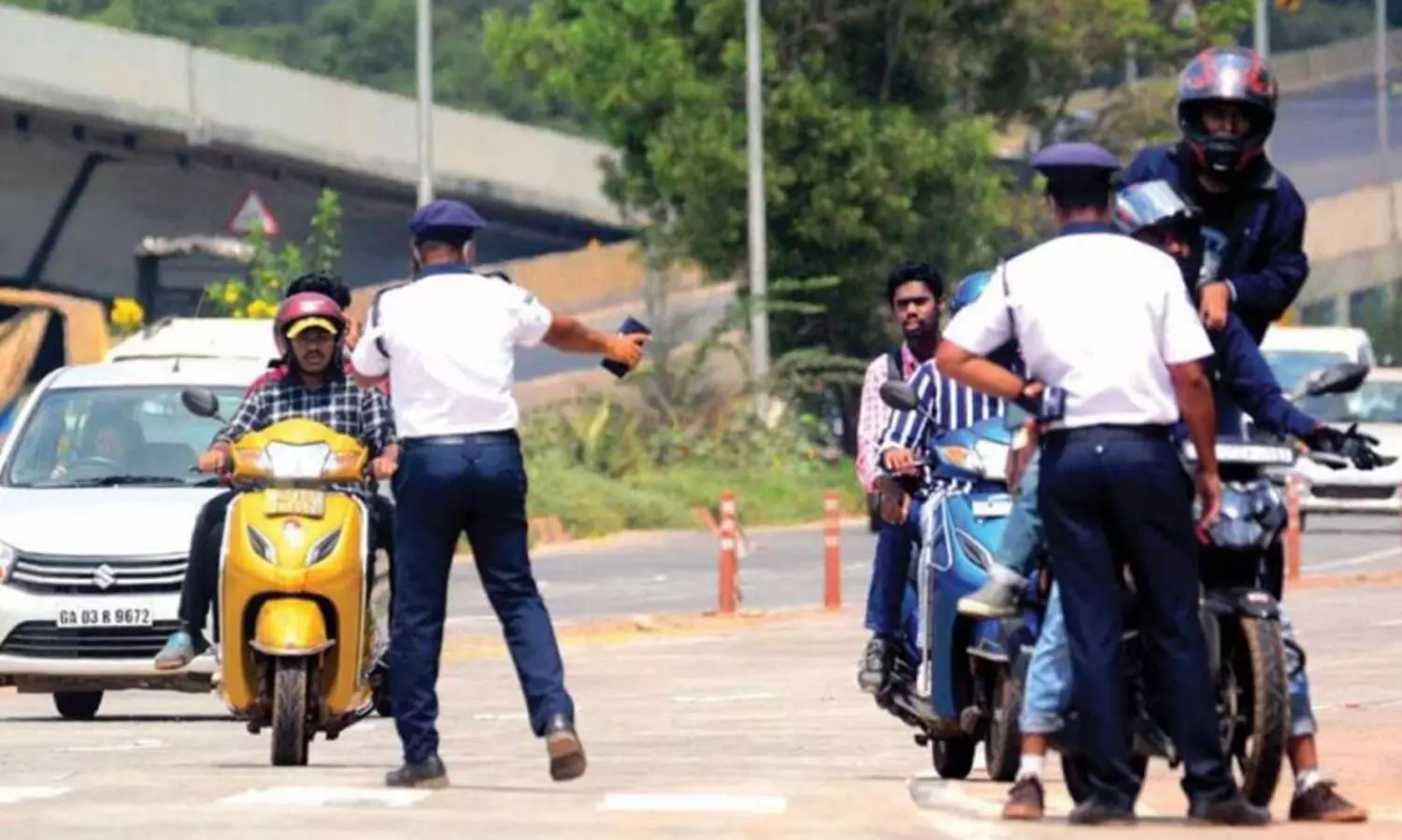 സൂക്ഷിച്ച് വാഹനമോടിച്ചില്ലെങ്കിൽ ഇനിമുതൽ ഡ്രൈവിങ് ലൈസൻസിൽ നെഗറ്റീവ്സ് ലഭിക്കും; മെറിറ്റ് ആൻഡ് ഡീമെറിറ്റ് സംവിധാനം ഏർപെടുത്താനൊരുങ്ങി റോഡ് ഗതാഗത മന്ത്രാലയം