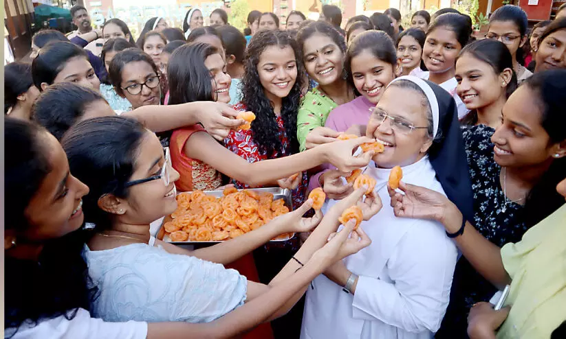 എ​സ്.​എ​സ്.​എ​ല്‍.​സി ഫലം; ജി​ല്ല​യി​ല്‍ 99.48% വിജയം