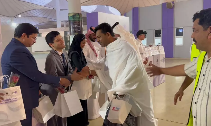 മലയാളി ഹാജിമാർക്ക്​ മക്കയിൽ ഉജ്വല സ്വീകരണം; ആദ്യസംഘം കോഴിക്കോട്ടുനിന്ന്​ ജിദ്ദയിലെത്തി