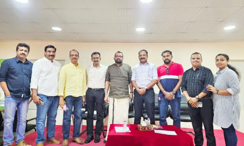 മെ​ഡി​സെ​പ്പ് മാ​തൃ​ക​യി​ൽ ആ​രോ​ഗ്യ ഇ​ൻ​ഷു​റ​ൻ​സ് ന​ട​പ്പാ​ക്കണം- മ​ല​പ്പു​റം ജി​ല്ല പ്ര​വാ​സി അ​സോ​സി​യേ​ഷ​ൻ