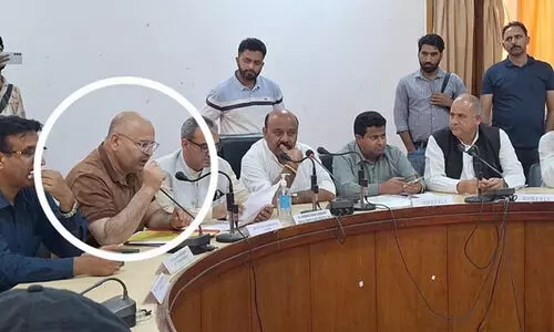 പാക് ആക്രമണത്തിൽ ഇന്ത്യൻ ഉദ്യോഗസ്ഥൻ കൊല്ലപ്പെട്ടു; കനത്ത നഷ്ടമെന്ന് ഉമർ അബ്ദുല്ല