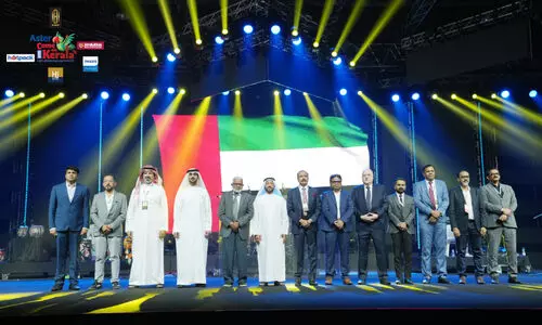 ഷാർജയിലേക്കൊഴുകി ജനസഞ്ചയം​; ‘കമോൺ കേരള’ക്ക് പ്രൗഢ തുടക്കം