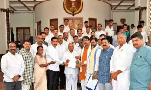 സർക്കാർ പാക് പൗരന്മാരുടെ നാടുകടത്തൽ വൈകിപ്പിക്കുന്നു; ബി.ജെ.പി നേതാക്കൾ ഗവർണർക്ക് പരാതി നൽകി