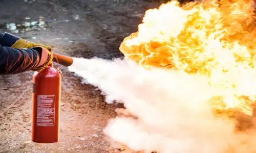 അ​പ്പാ​ർ​ട്ട്മെ​ന്റ് കെ​ട്ടി​ട​ത്തി​ൽ തീ​പി​ടിത്തം