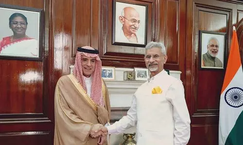 ഇന്ത്യ-പാക് സംഘർഷം ലഘൂകരിക്കാൻ സൗദി അറേബ്യയുടെ ഇടപെടൽ ഇന്ത്യ-പാക് സംഘർഷം ലഘൂകരിക്കാൻ സൗദി അറേബ്യയുടെ ഇടപെടൽ