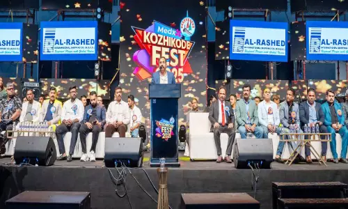 ജ​ന​സാ​ഗ​രം തീ​ർ​ത്ത് ‘കോ​ഴി​ക്കോ​ട് ഫെ​സ്റ്റ്’