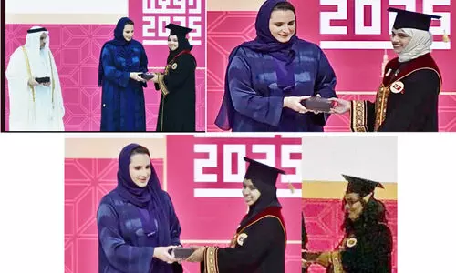 ഈ ​വി​ജ​യ​ങ്ങ​ൾ​ക്ക് പൊ​ന്നി​ൻ തി​ള​ക്കം; ഖ​ത്ത​ർ യൂ​നി​വേ​ഴ്സി​റ്റി ബി​രു​ദ​ദാ​ന വേ​ദി​യി​ൽ ശൈ​ഖ ജ​വ​ഹ​റി​ൽ​നി​ന്നും സ്വ​ർ​ണ​മെ​ഡ​ലു​ക​ൾ ഏ​റ്റു​വാ​ങ്ങി ശ്ര​ദ്ധേ​യ​രാ​യി മ​ല​യാ​ളി​ക​ളും