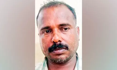 ഉത്സവസ്ഥലത്ത് ഡ്യൂട്ടിയിലുണ്ടായിരുന്ന പൊലീസുകാരെ കൈയേറ്റം ചെയ്തയാൾ അറസ്റ്റിൽ ഉത്സവസ്ഥലത്ത് ഡ്യൂട്ടിയിലുണ്ടായിരുന്ന പൊലീസുകാരെ കൈയേറ്റം ചെയ്തയാൾ അറസ്റ്റിൽ