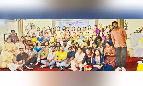 എയ്​ന ന​ഴ്സ​സ് ഡേ ​ആ​ഘോ​ഷി​ച്ചു