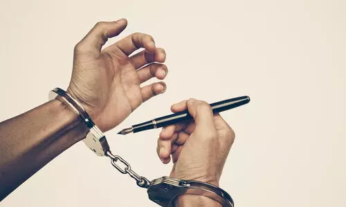 ദക്ഷിണേഷ്യയിൽ മാധ്യമങ്ങളെ ശ്വാസം മുട്ടിക്കുന്നു